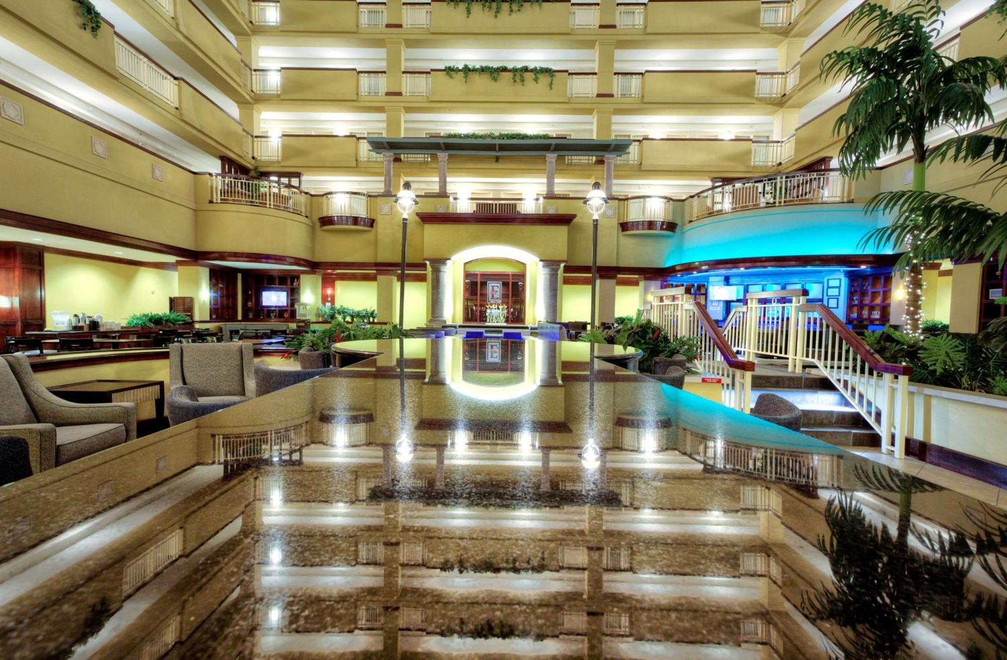 Embassy Suites By Hilton Laredo Buitenkant foto