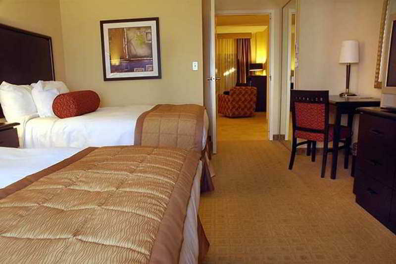 Embassy Suites By Hilton Laredo Buitenkant foto
